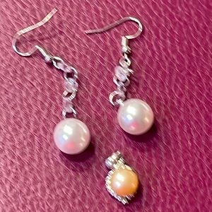 NWT-Pearl Earrings for Ladies